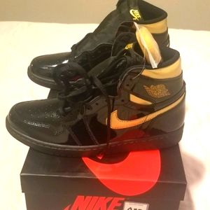 Men's Air Jordan 1's Retro High OG 'Black Metallic Gold' "NEW" W/Box. WKND SALE!
